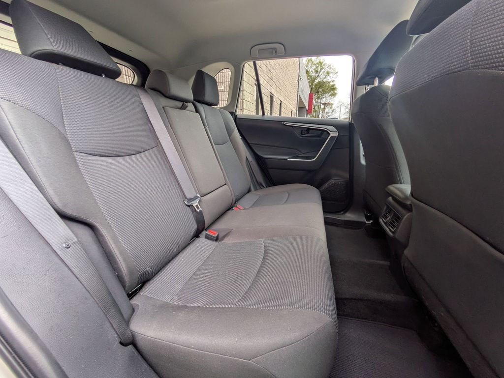 Thumbnail: 2025 Toyota RAV4 - 28