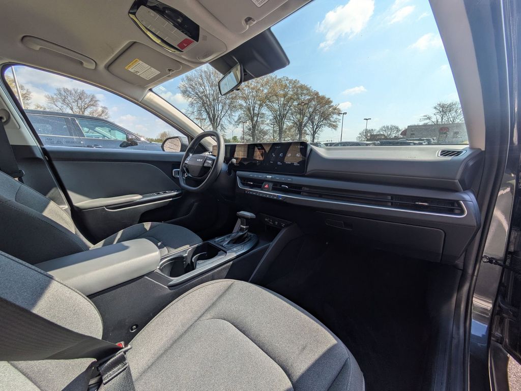 Thumbnail: 2025 Kia K4 - 30