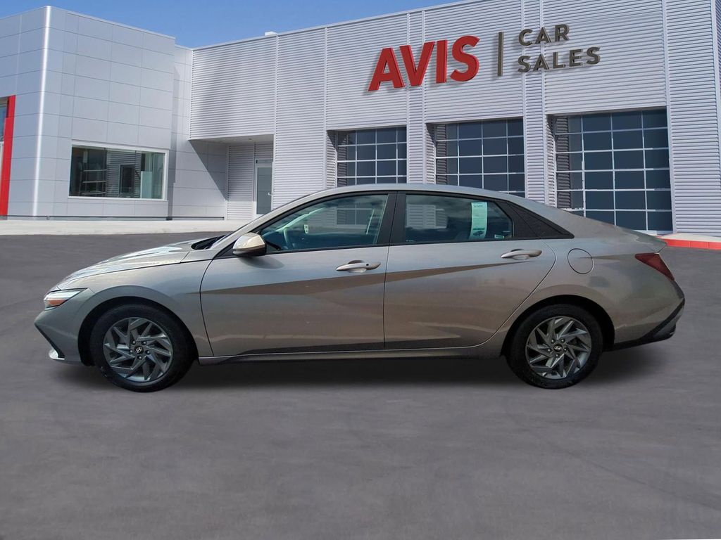 Thumbnail: 2024 Hyundai Elantra - 10