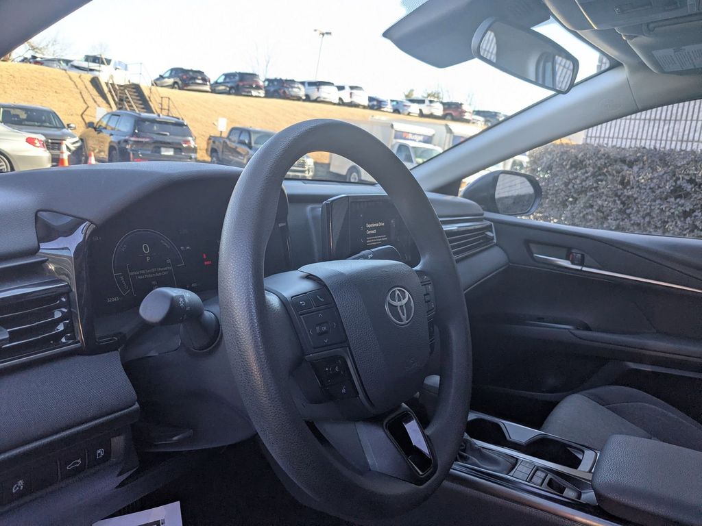 Thumbnail: 2025 Toyota Camry - 11