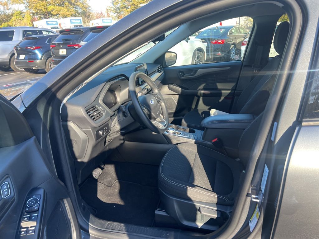 Thumbnail: 2025 Ford Escape - 6