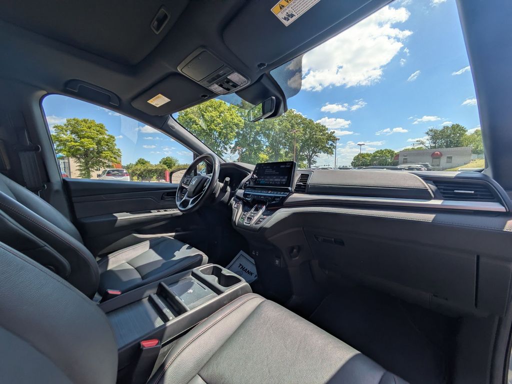 Thumbnail: 2025 Honda Odyssey - 31
