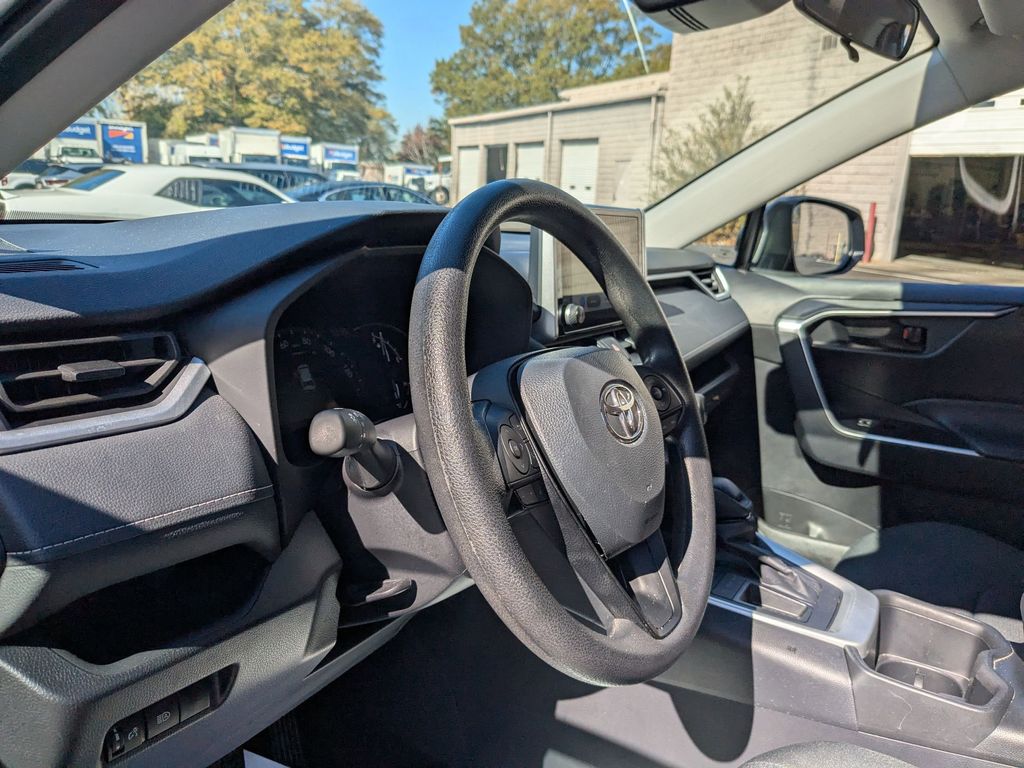 Thumbnail: 2025 Toyota RAV4 - 14