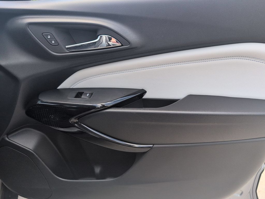 Thumbnail: 2025 Chevrolet Trax - 32