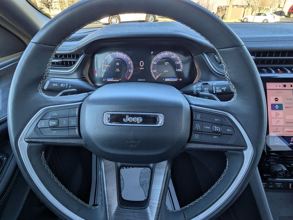 Thumbnail: 2024 Jeep Grand Cherokee L - 16