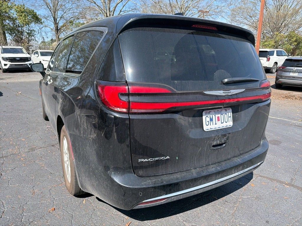 Thumbnail: 2025 Chrysler Pacifica - 9