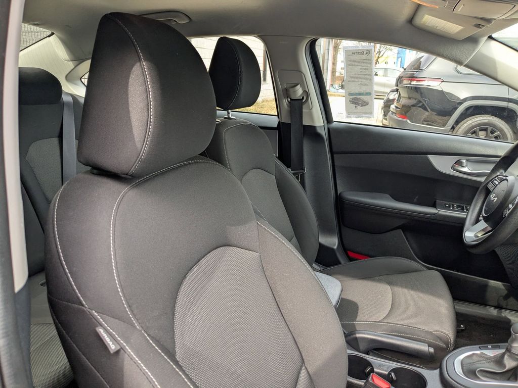 Thumbnail: 2024 Kia Forte - 29