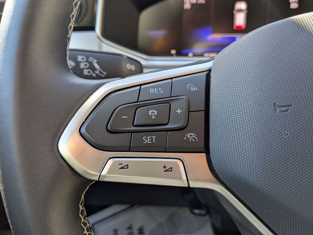 Thumbnail: 2025 Volkswagen Taos - 17