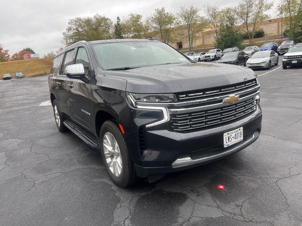 2023 Chevrolet Suburban Premier photo 3