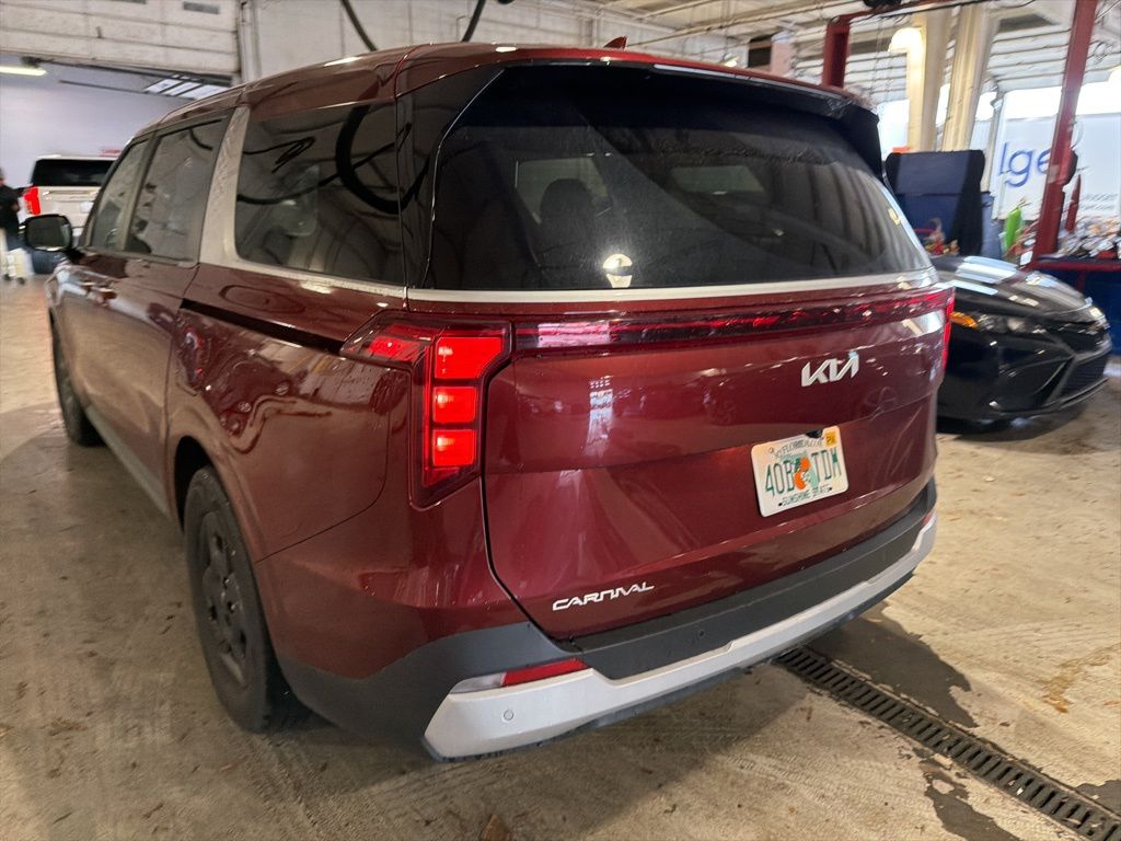 Thumbnail: 2025 Kia Carnival - 7