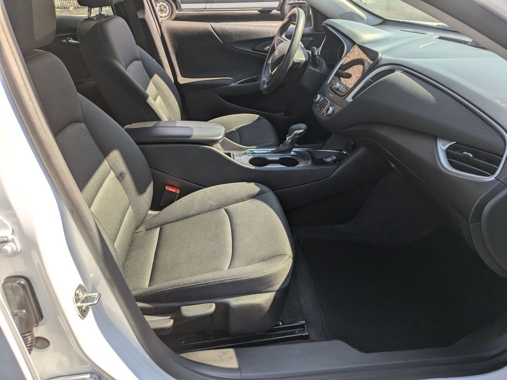 Thumbnail: 2024 Chevrolet Malibu - 34