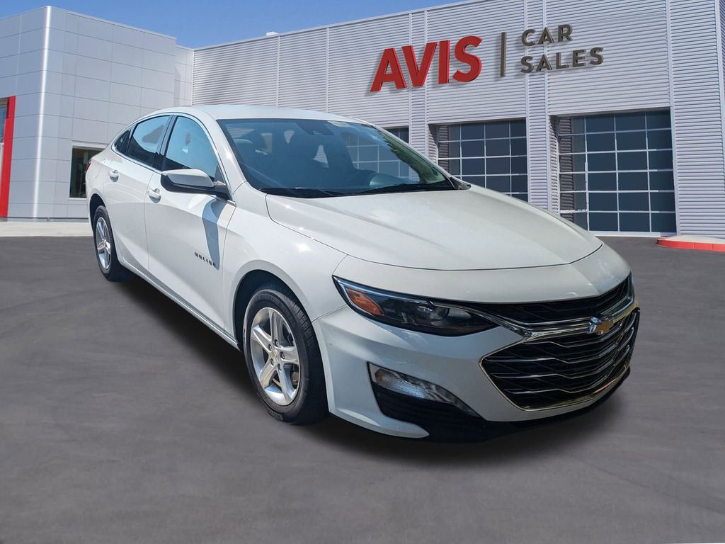 Thumbnail: 2024 Chevrolet Malibu - 3