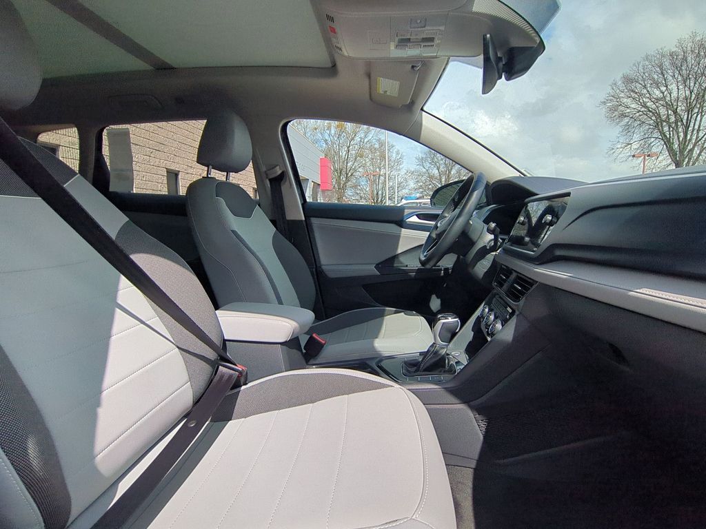 Thumbnail: 2024 Volkswagen Taos - 30