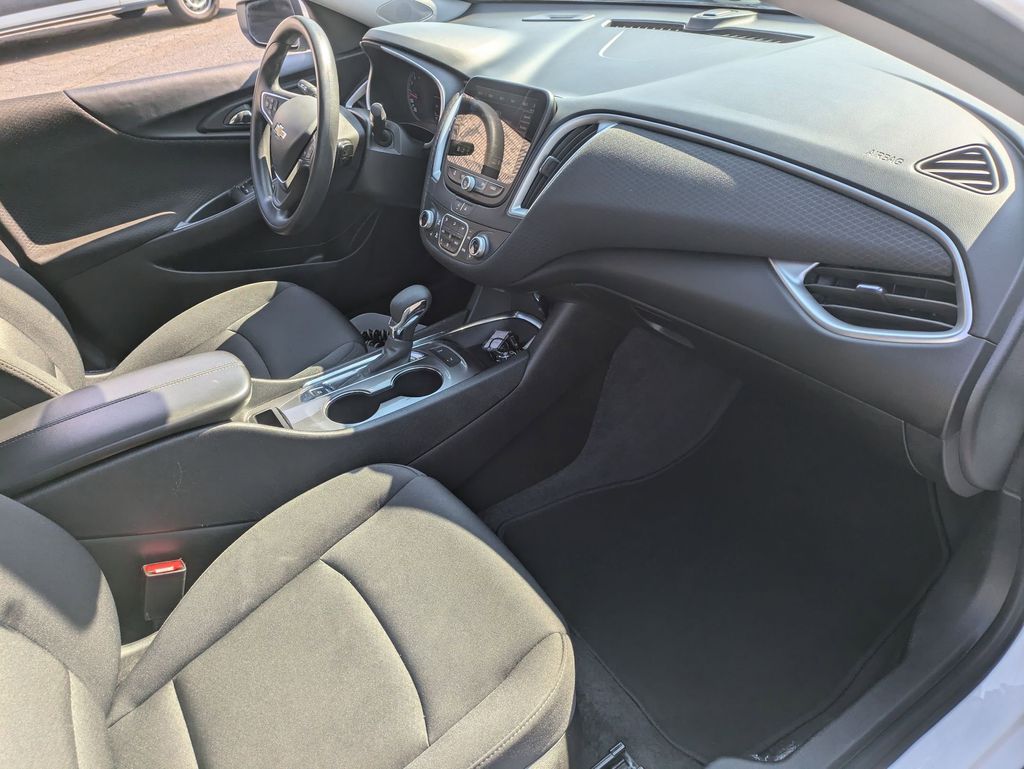 Thumbnail: 2024 Chevrolet Malibu - 35