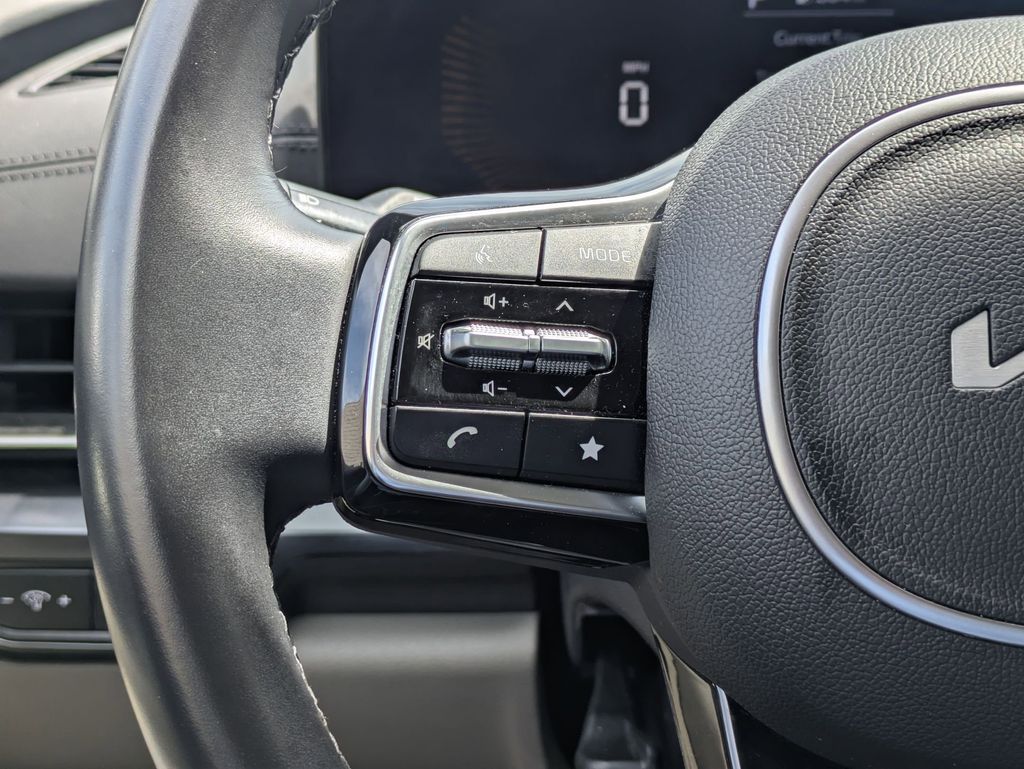 Thumbnail: 2025 Kia Carnival - 23