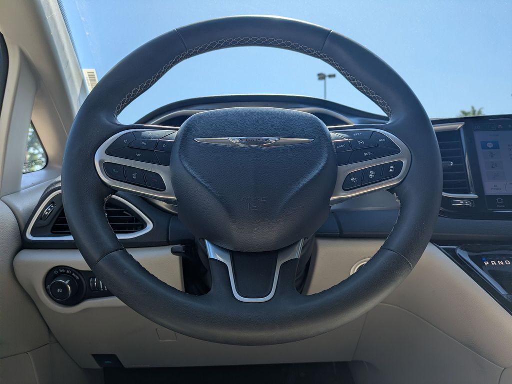 Thumbnail: 2024 Chrysler Pacifica - 21