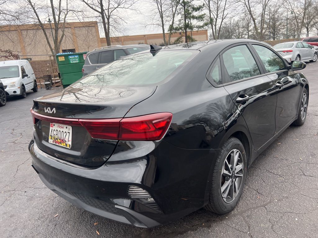 Thumbnail: 2024 Kia Forte - 5