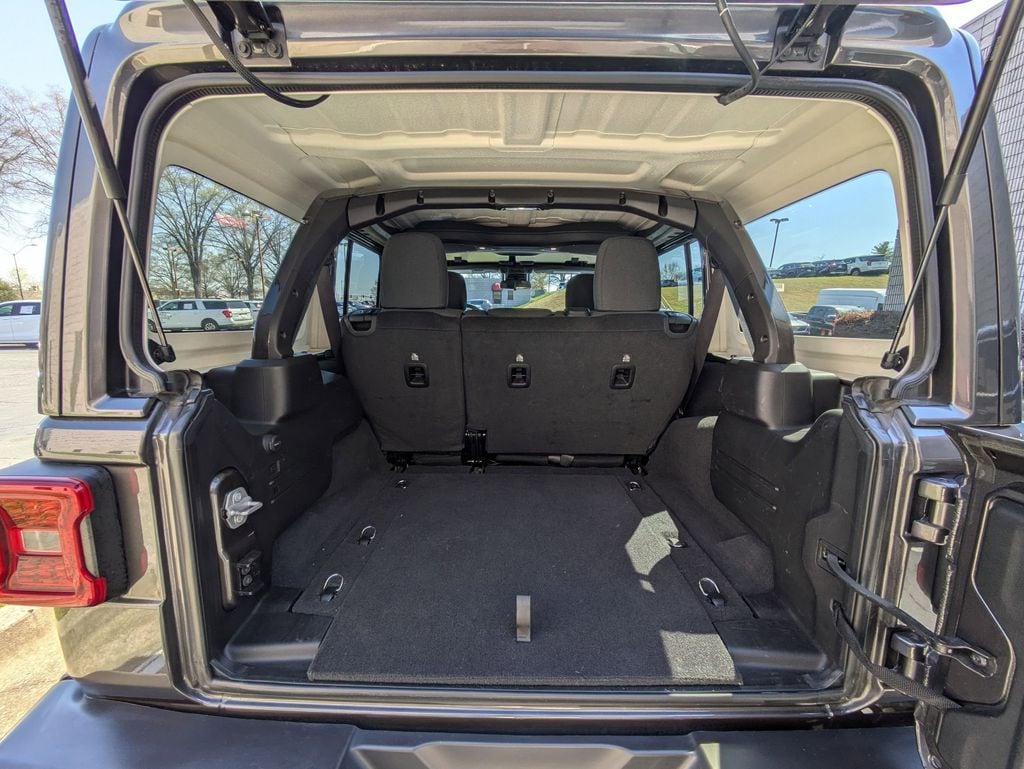 Thumbnail: 2025 Jeep Wrangler - 25