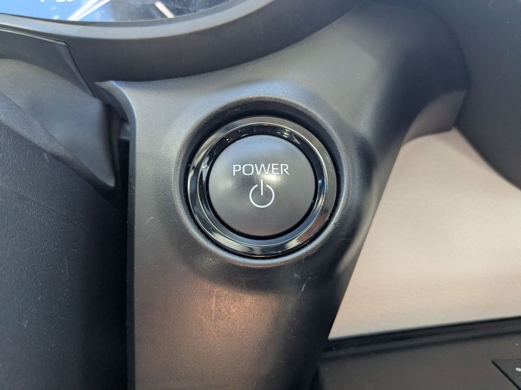 Thumbnail: 2025 Toyota Sienna - 21