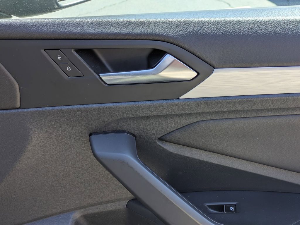 Thumbnail: 2025 Volkswagen Jetta - 31