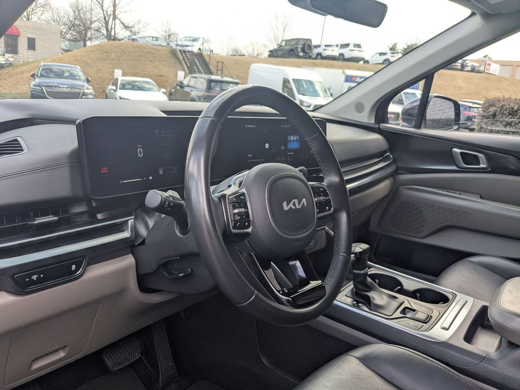 Thumbnail: 2025 Kia Carnival - 11