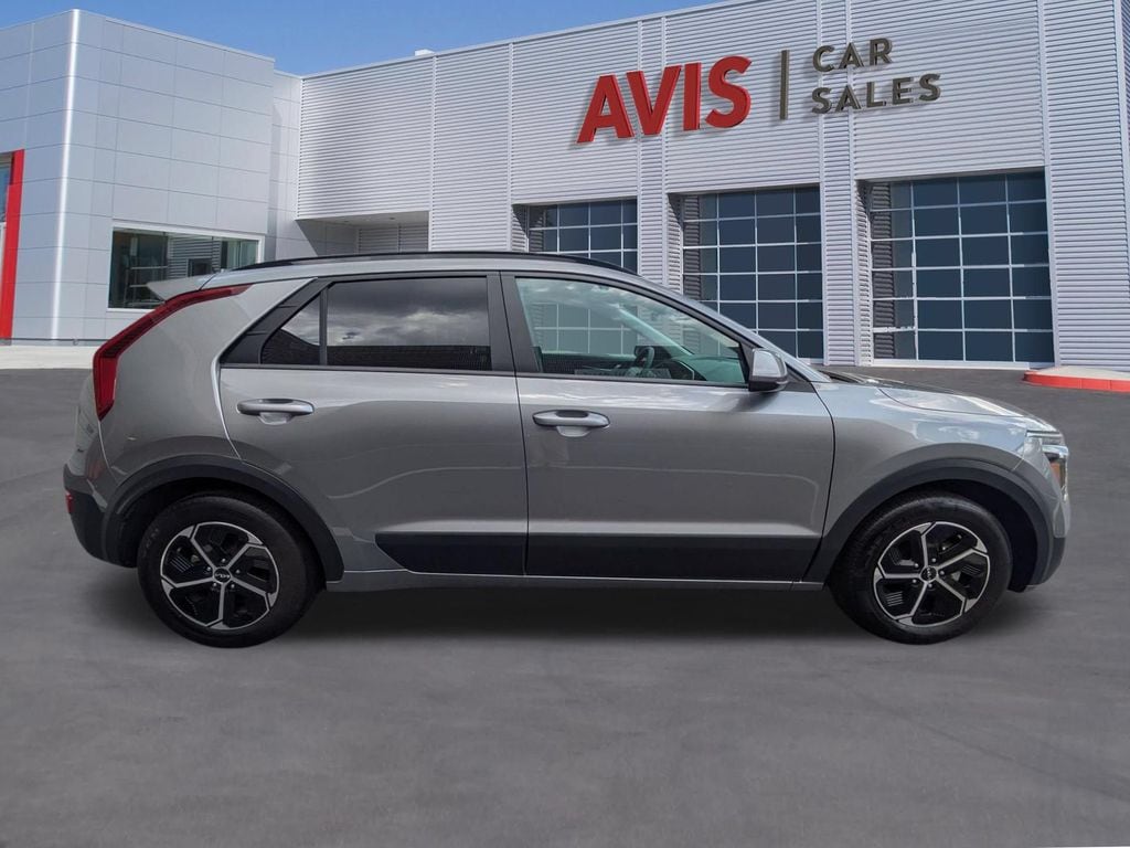 Thumbnail: 2025 Kia Niro - 5