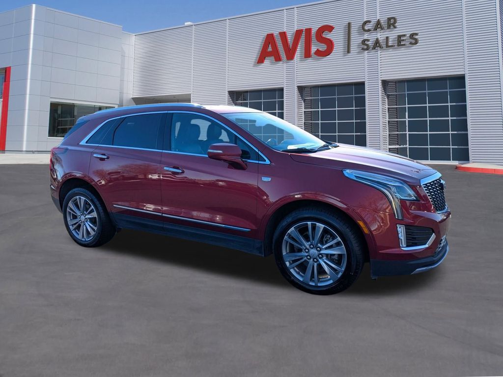 Thumbnail: 2024 Cadillac XT5 - 3