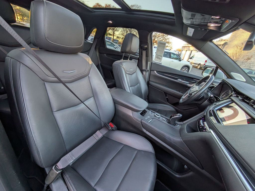 Thumbnail: 2024 Cadillac XT5 - 31