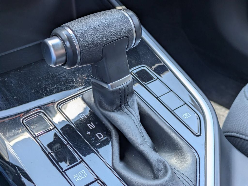 Thumbnail: 2025 Kia Niro - 17
