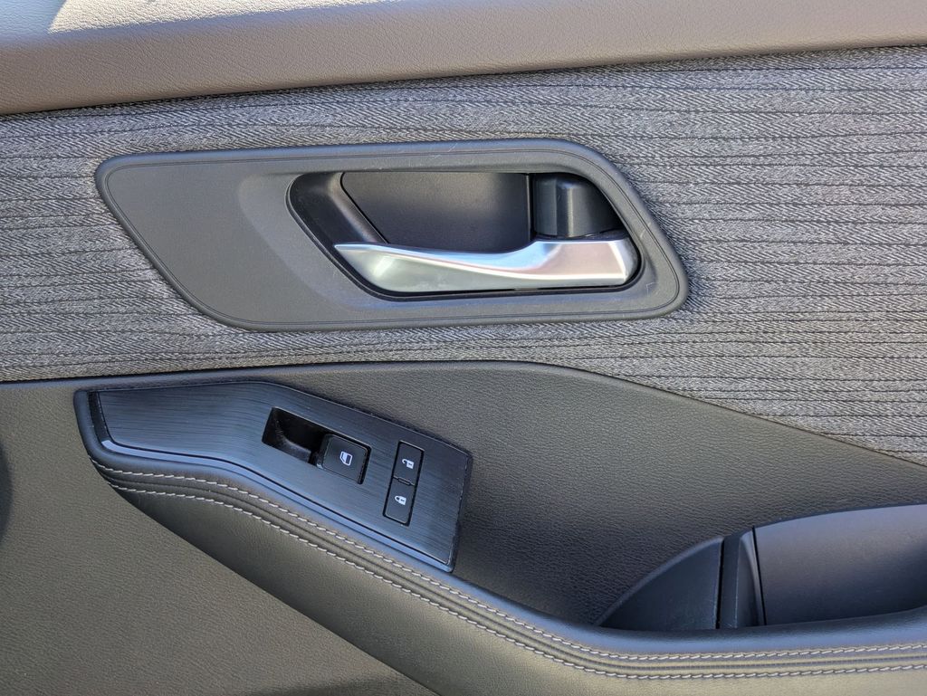 Thumbnail: 2023 Nissan Rogue - 31