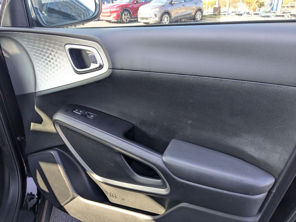 Thumbnail: 2024 Kia Soul - 31