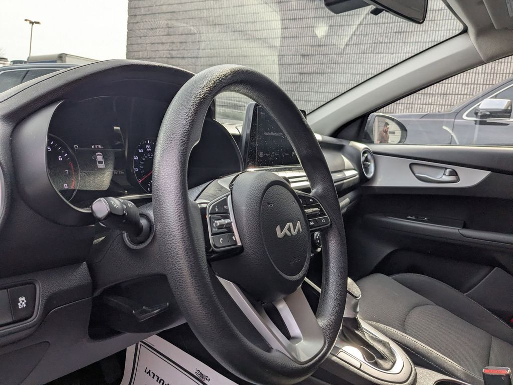 Thumbnail: 2024 Kia Forte - 11