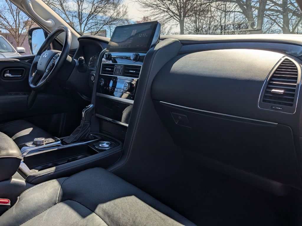 Thumbnail: 2024 INFINITI QX80 - 31