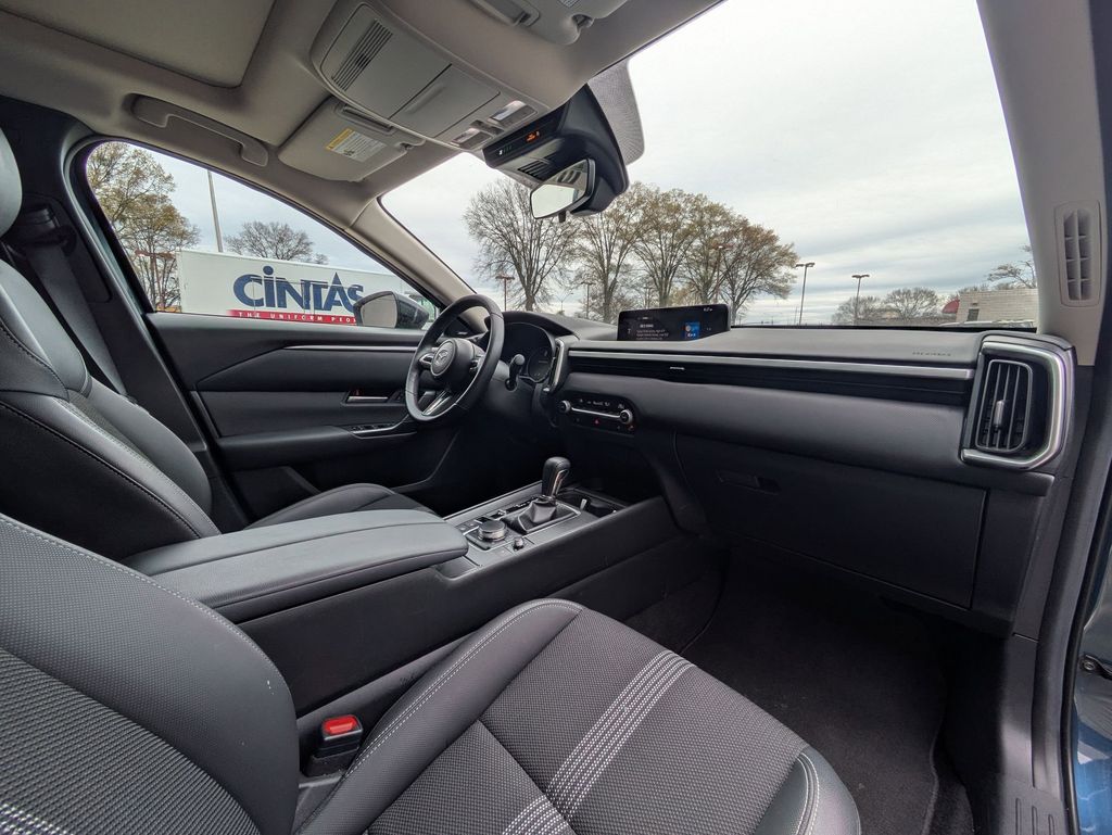 Thumbnail: 2025 Mazda CX-50 - 32