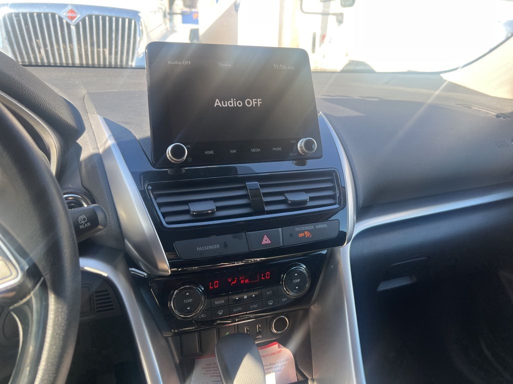 2024 Mitsubishi Eclipse Cross SEL photo 4