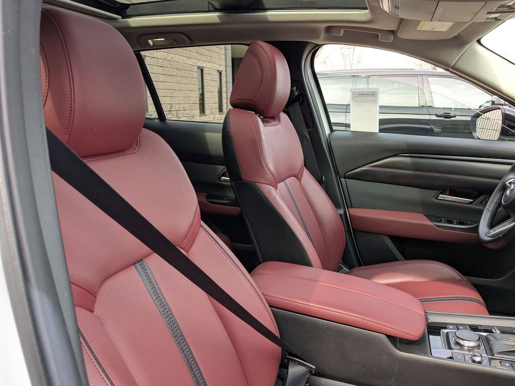 Thumbnail: 2025 Mazda CX-50 - 33