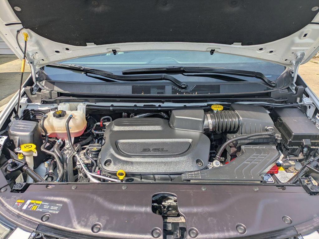 Thumbnail: 2025 Chrysler Pacifica - 32