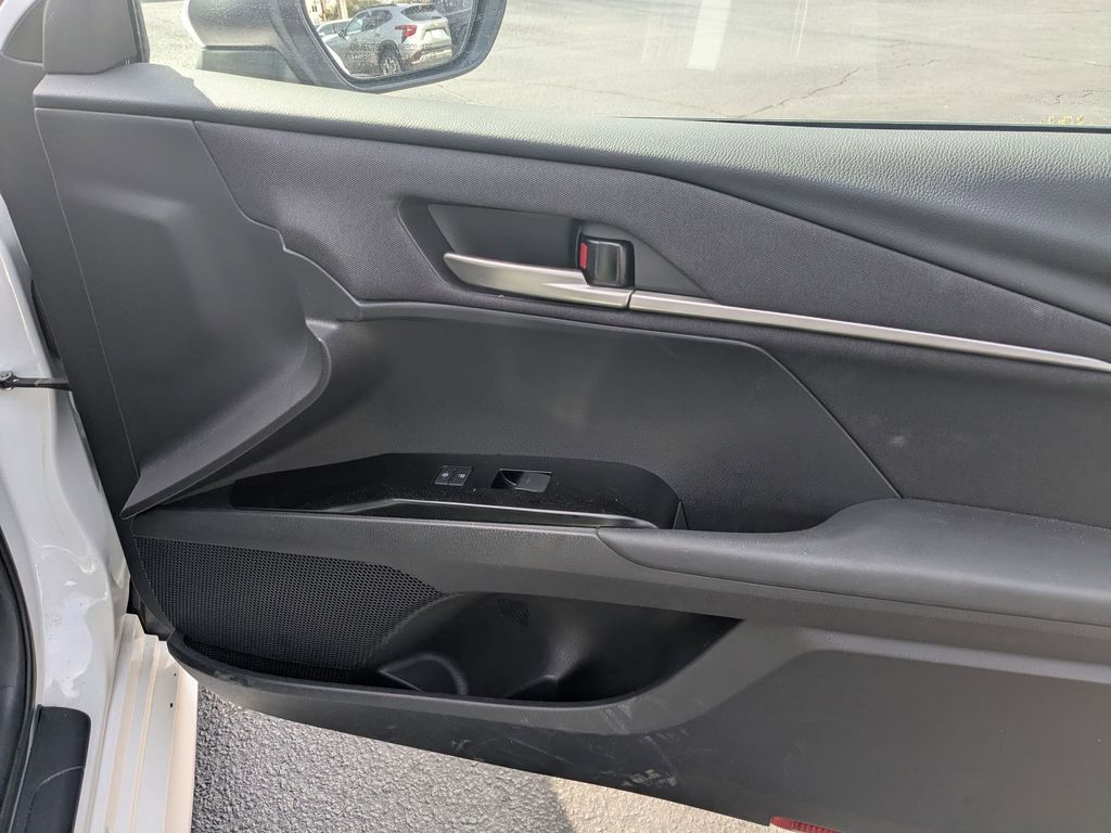 Thumbnail: 2025 Toyota Camry - 33