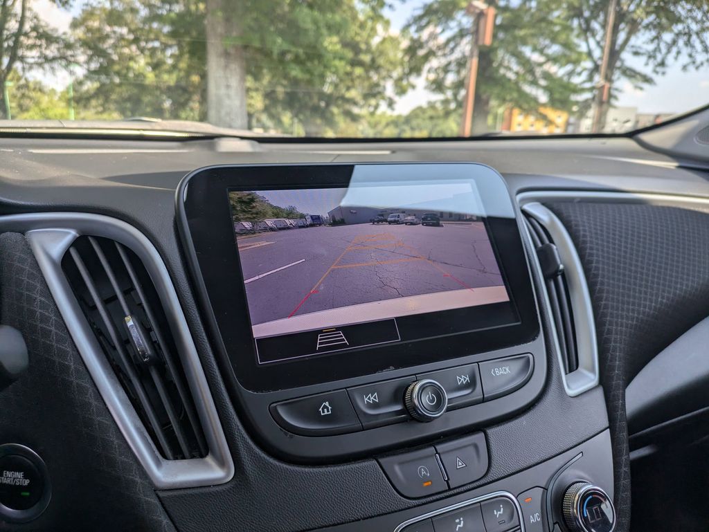 Thumbnail: 2024 Chevrolet Malibu - 20