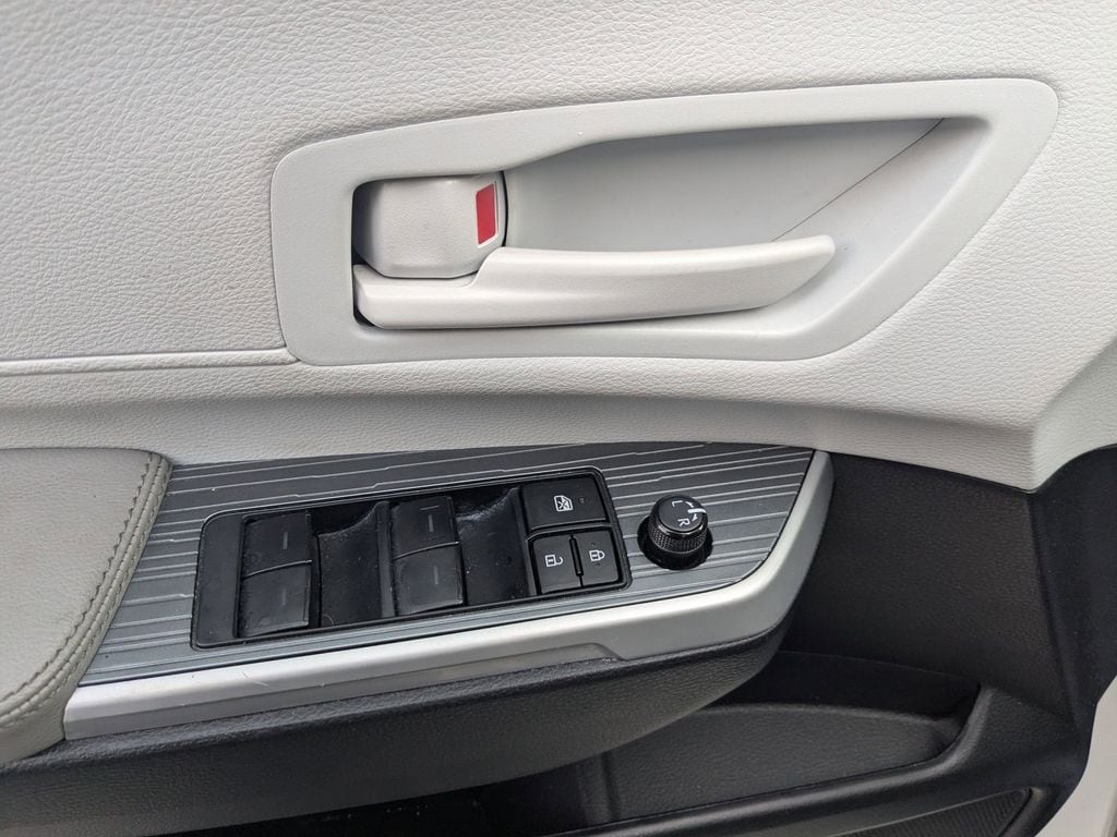 Thumbnail: 2025 Toyota Sienna - 24