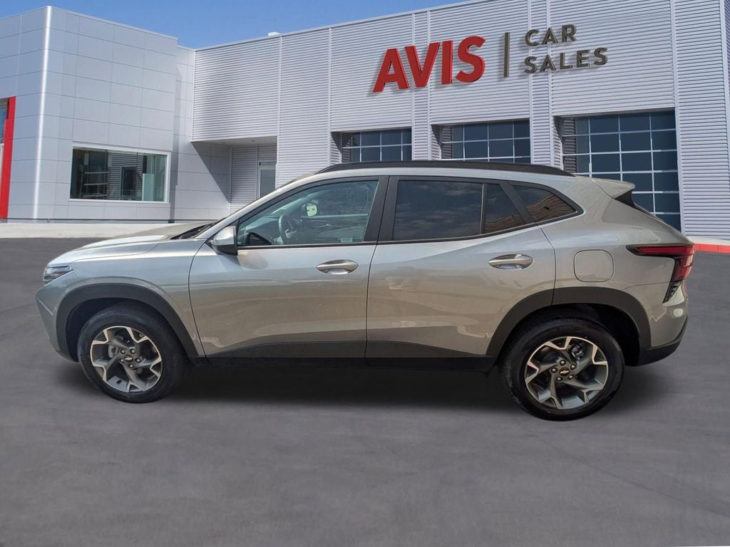 Thumbnail: 2025 Chevrolet Trax - 10