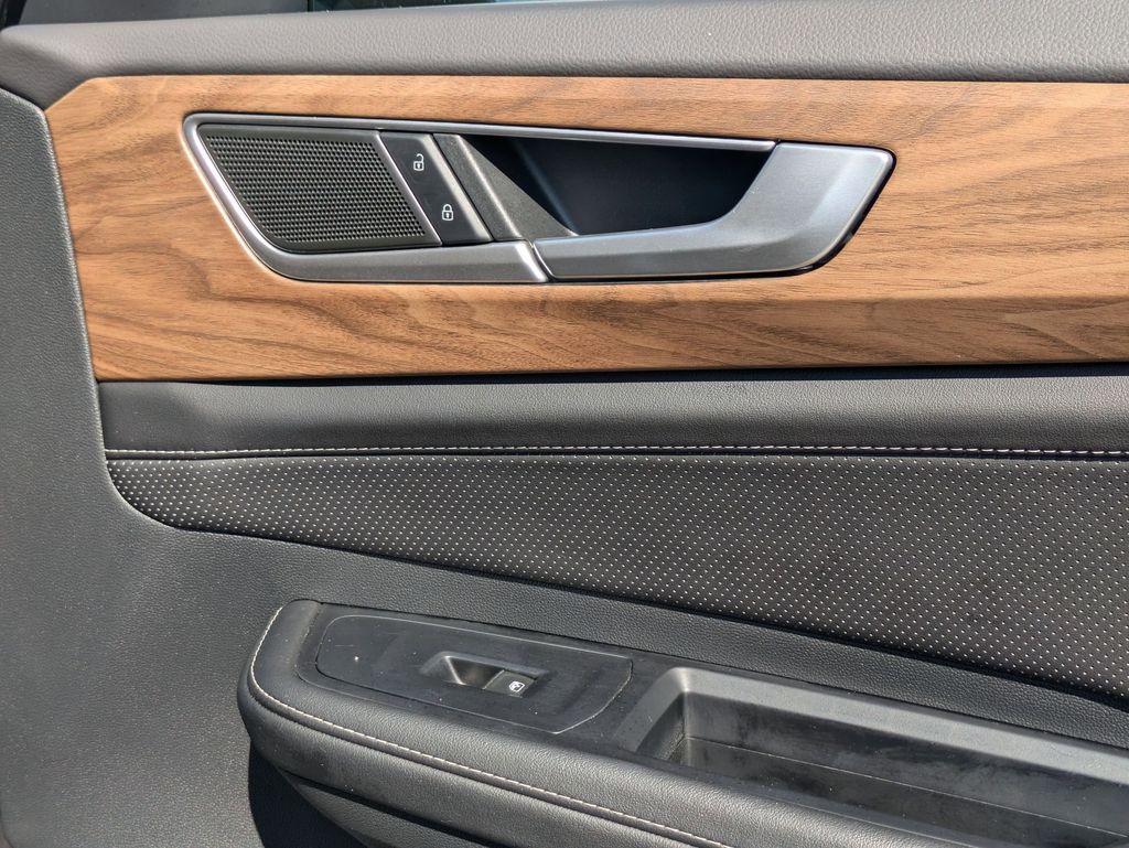 Thumbnail: 2025 Volkswagen Atlas - 34