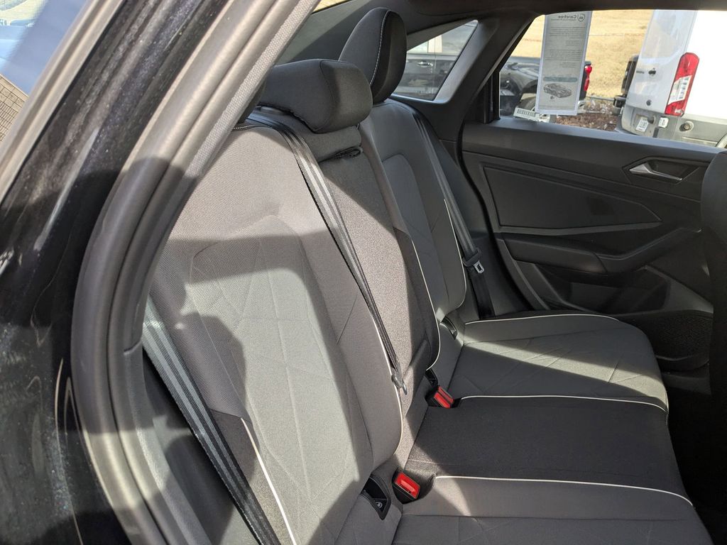 Thumbnail: 2025 Volkswagen Jetta - 28