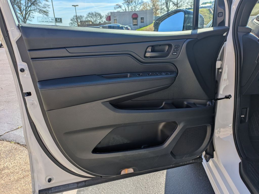 Thumbnail: 2025 Honda Odyssey - 11