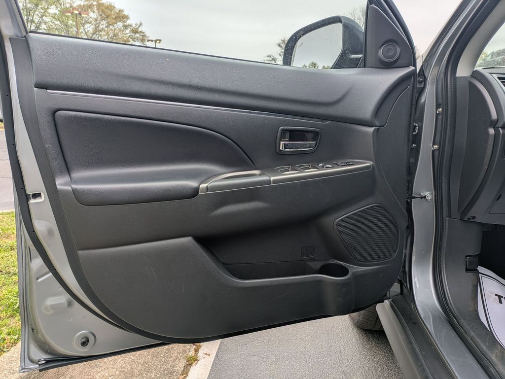 Thumbnail: 2025 Mitsubishi Outlander Sport - 10