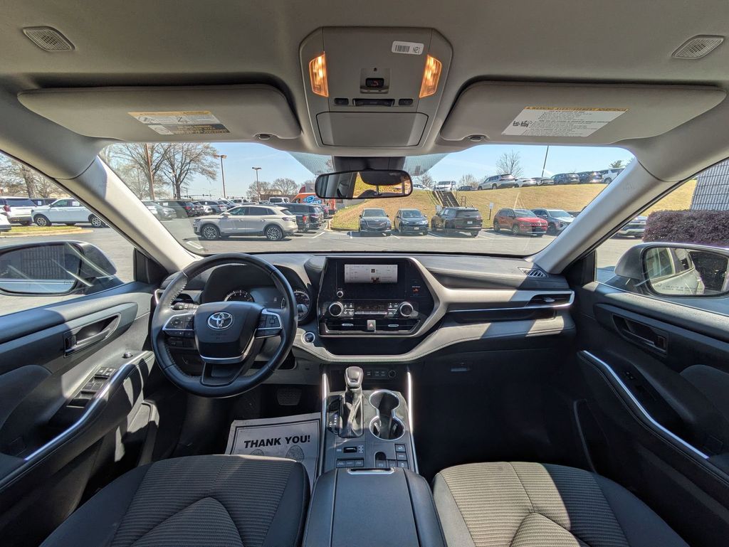 Thumbnail: 2024 Toyota Highlander - 24