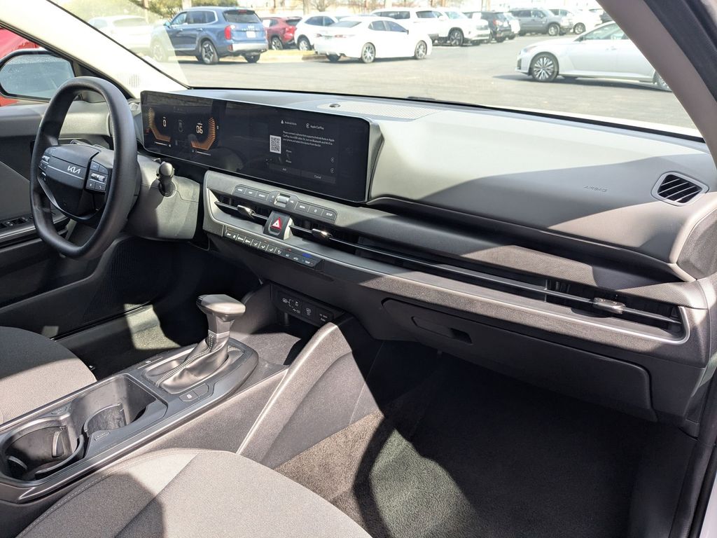 Thumbnail: 2025 Kia K4 - 27