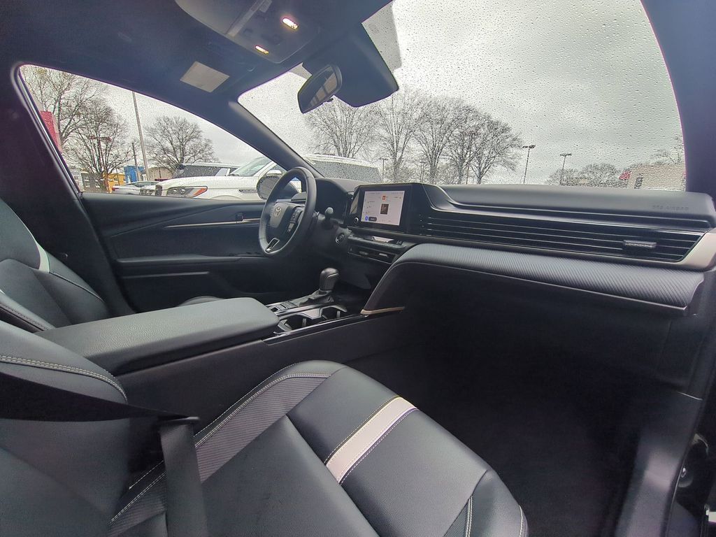 Thumbnail: 2025 Toyota Camry - 32