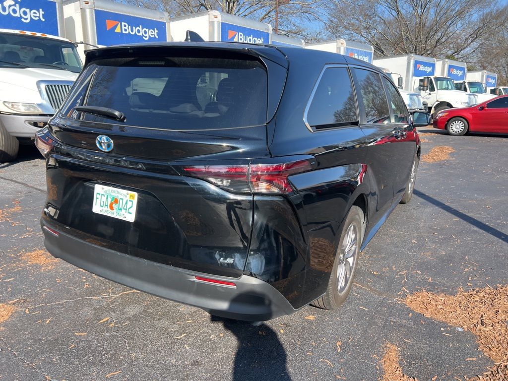 Thumbnail: 2025 Toyota Sienna - 5