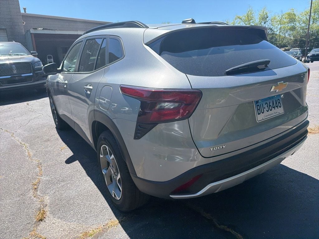 Thumbnail: 2025 Chevrolet Trax - 8
